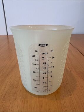 OXO Good Grips Silicone Measuring Cup 2-Cup Squeeze & Pour w Stay-Cool Pattern